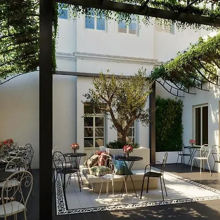 Castro Syros 5* ארמופוליס
