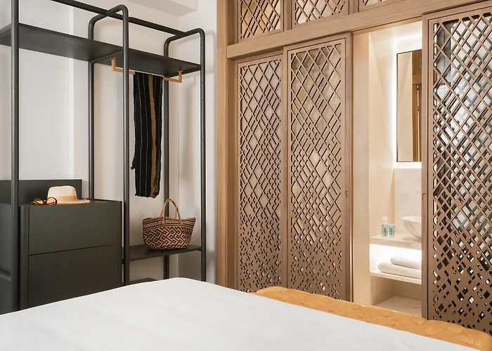 Отель Castro Syros 5*