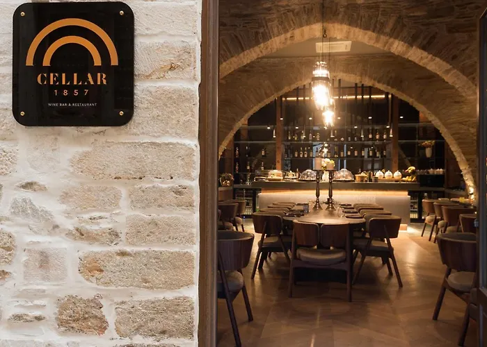 Отель Castro Syros